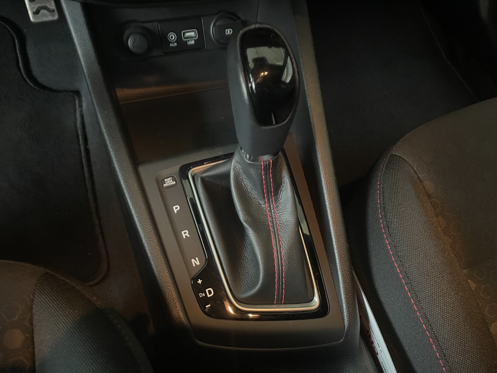 HYUNDAI i20 1.0 T-GDi 120 Amplia-image-12