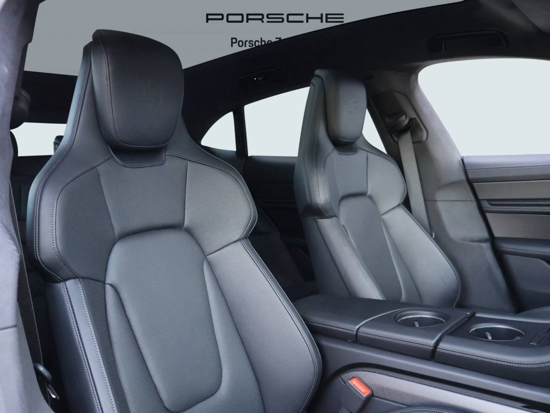 PORSCHE Taycan GTS Sport Turismo-image-14