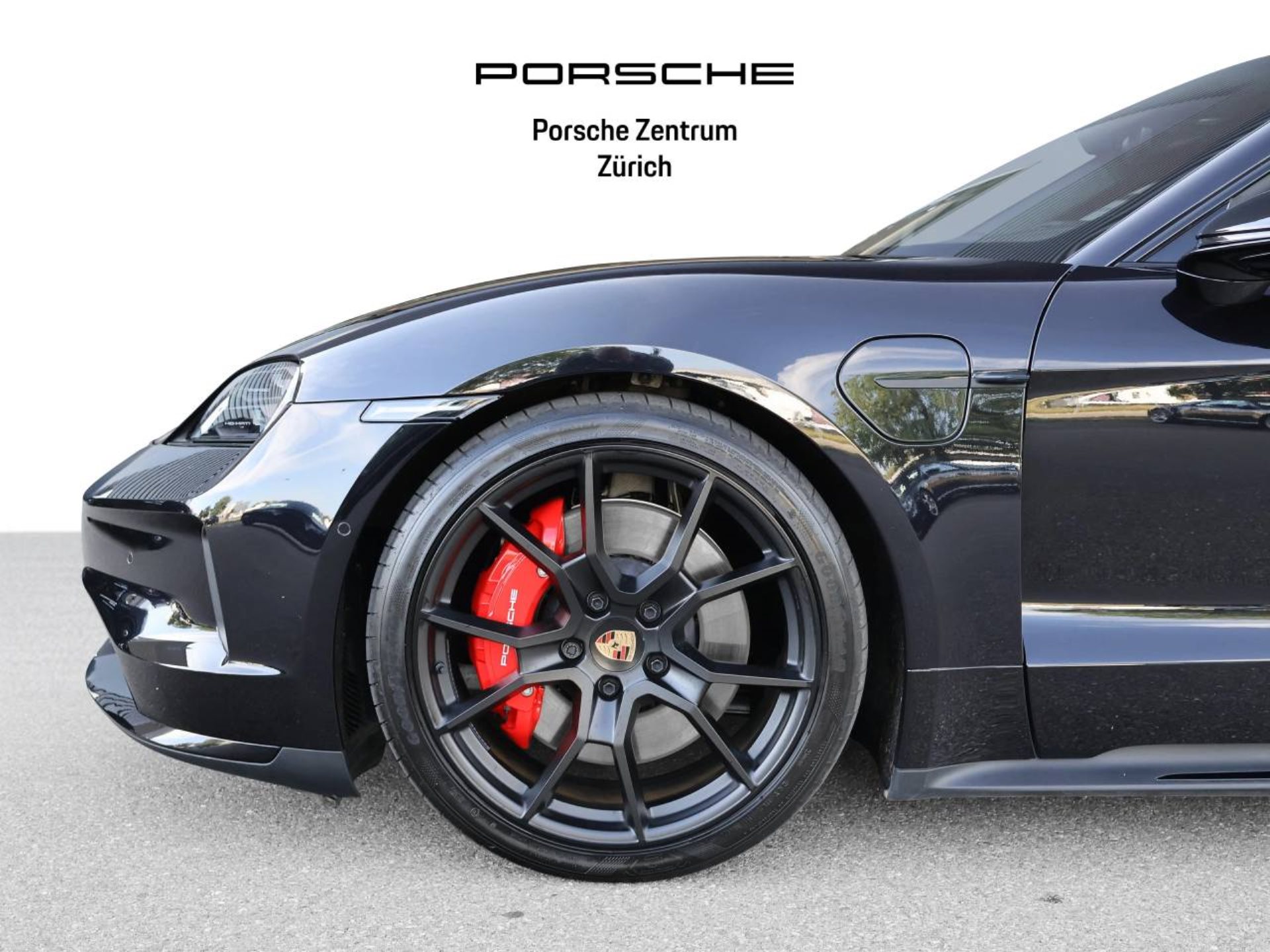 PORSCHE Taycan GTS Sport Turismo-image-10