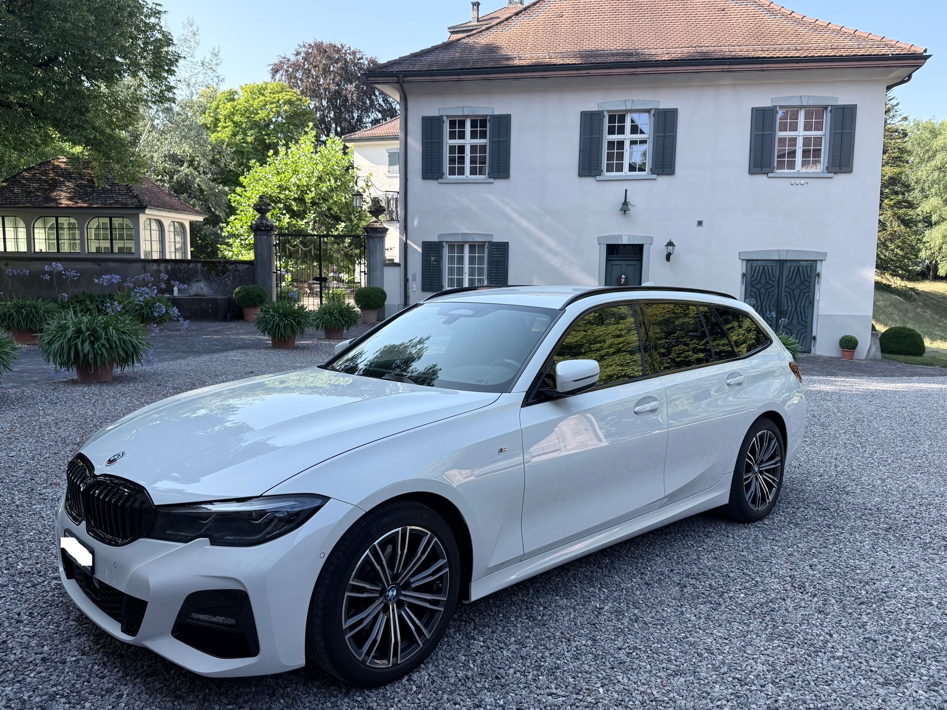 BMW 320d xDrive 48V Touring M Sportpaket - Topausstattung-image-3