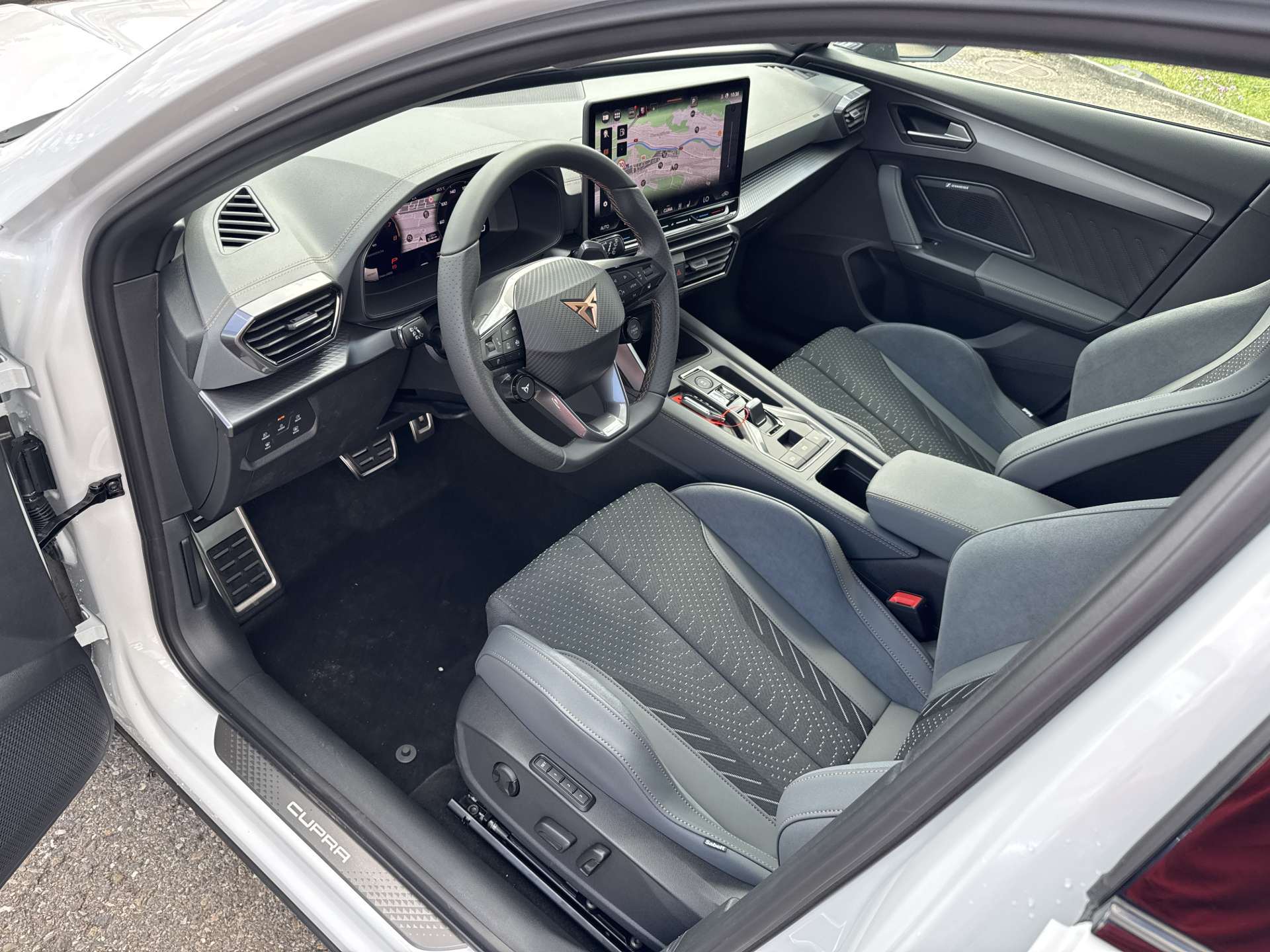 CUPRA Formentor 2.0 TSi Extreme 333PS 4Drive DSG-Automat-image-5