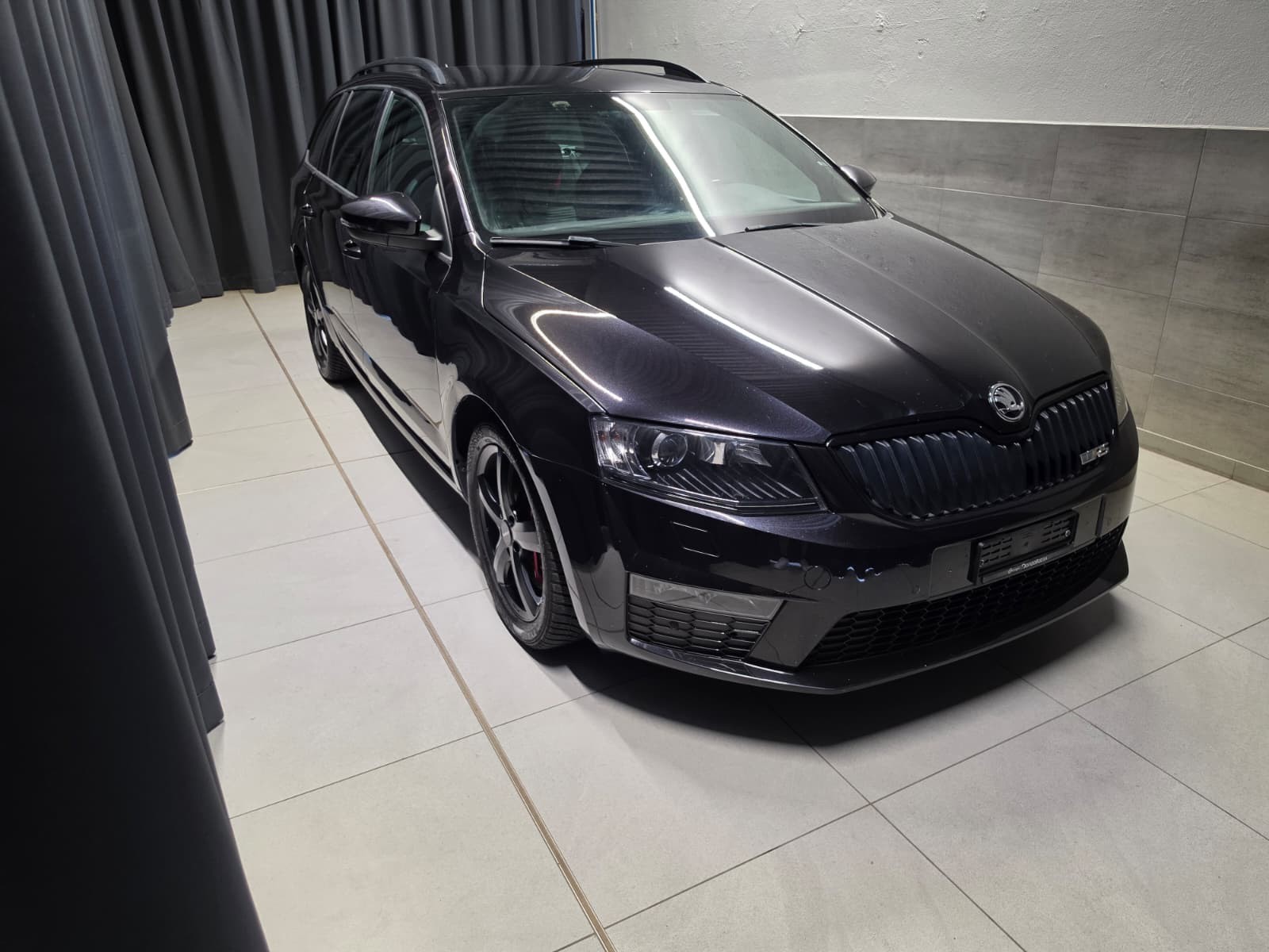 SKODA Octavia Combi 2.0 TSI RS(50)(M)-image-2