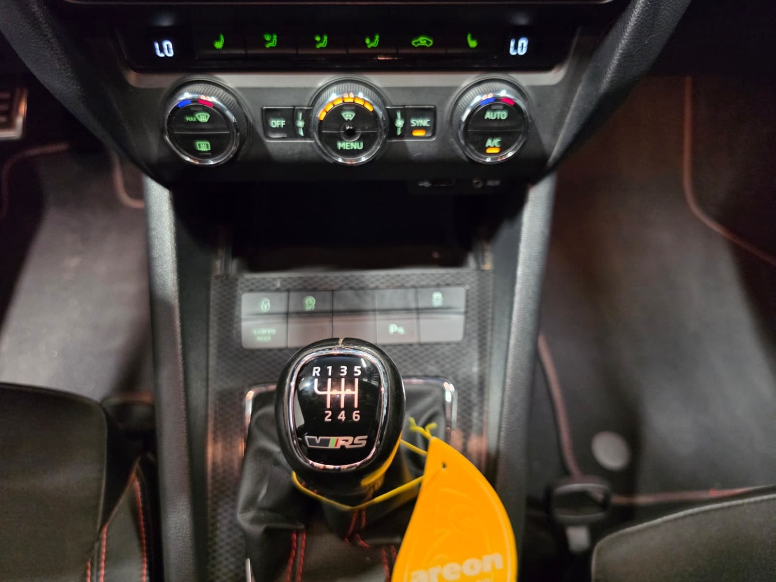 SKODA Octavia Combi 2.0 TSI RS(50)(M)-image-11