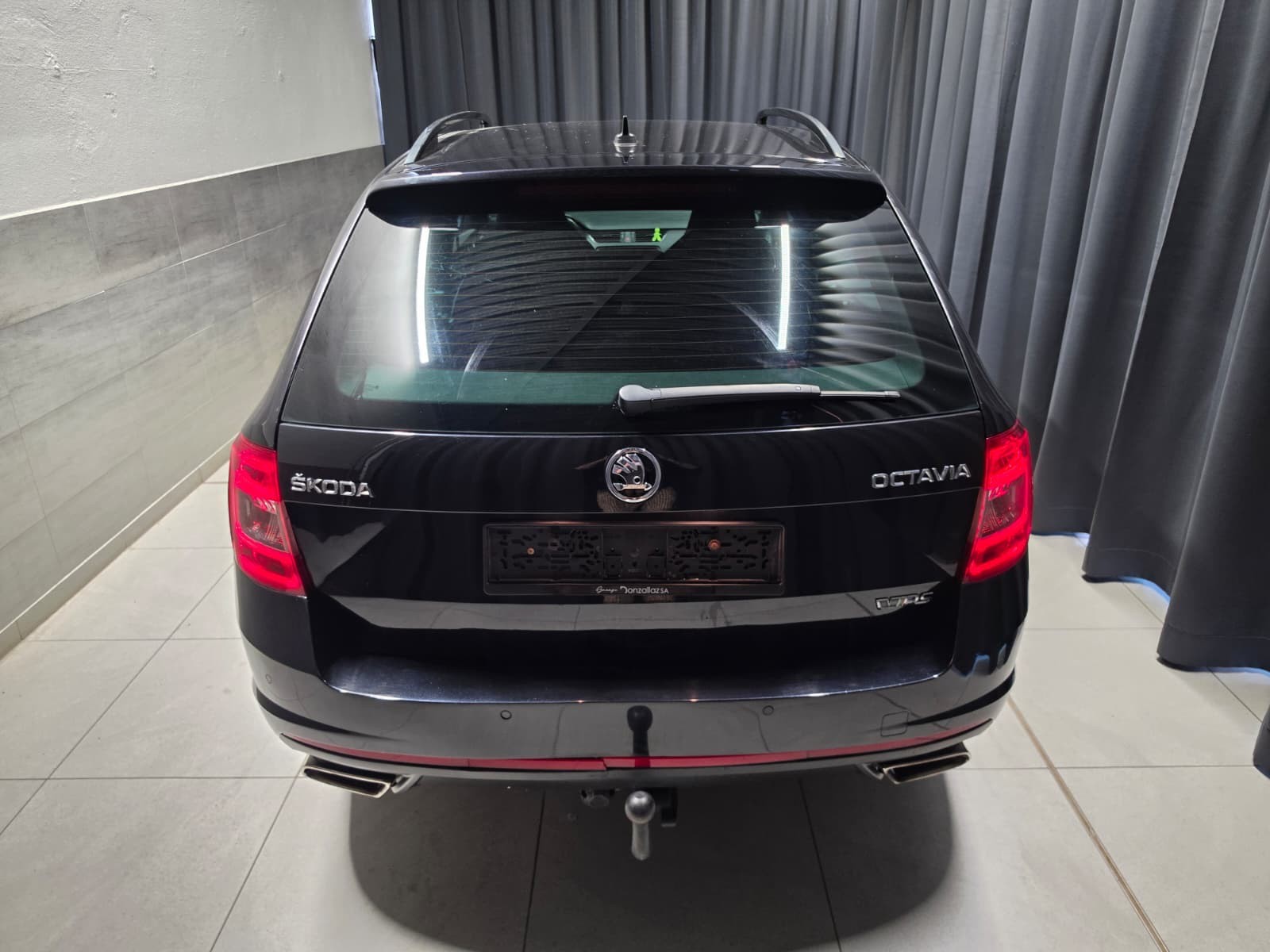 SKODA Octavia Combi 2.0 TSI RS(50)(M)-image-4