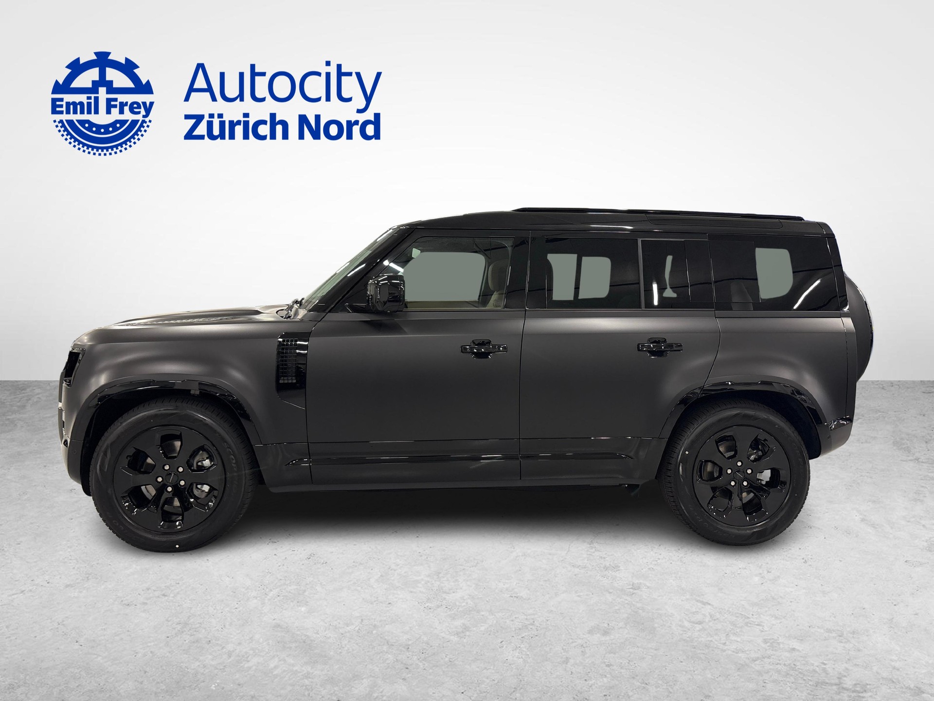 LAND ROVER Defender 110 3.0 D I6 250 X-Dynamic SE-showroom-element-1