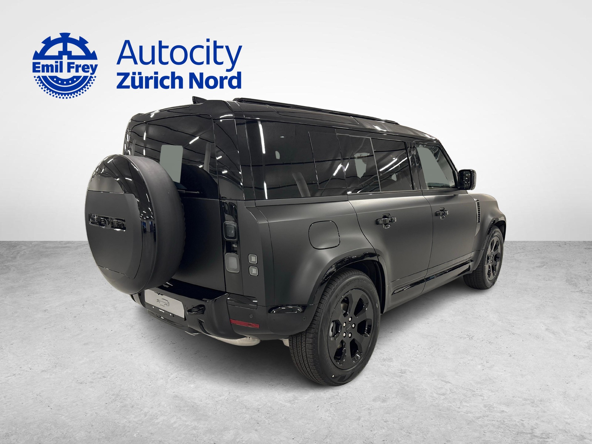 LAND ROVER Defender 110 3.0 D I6 250 X-Dynamic SE-image-4