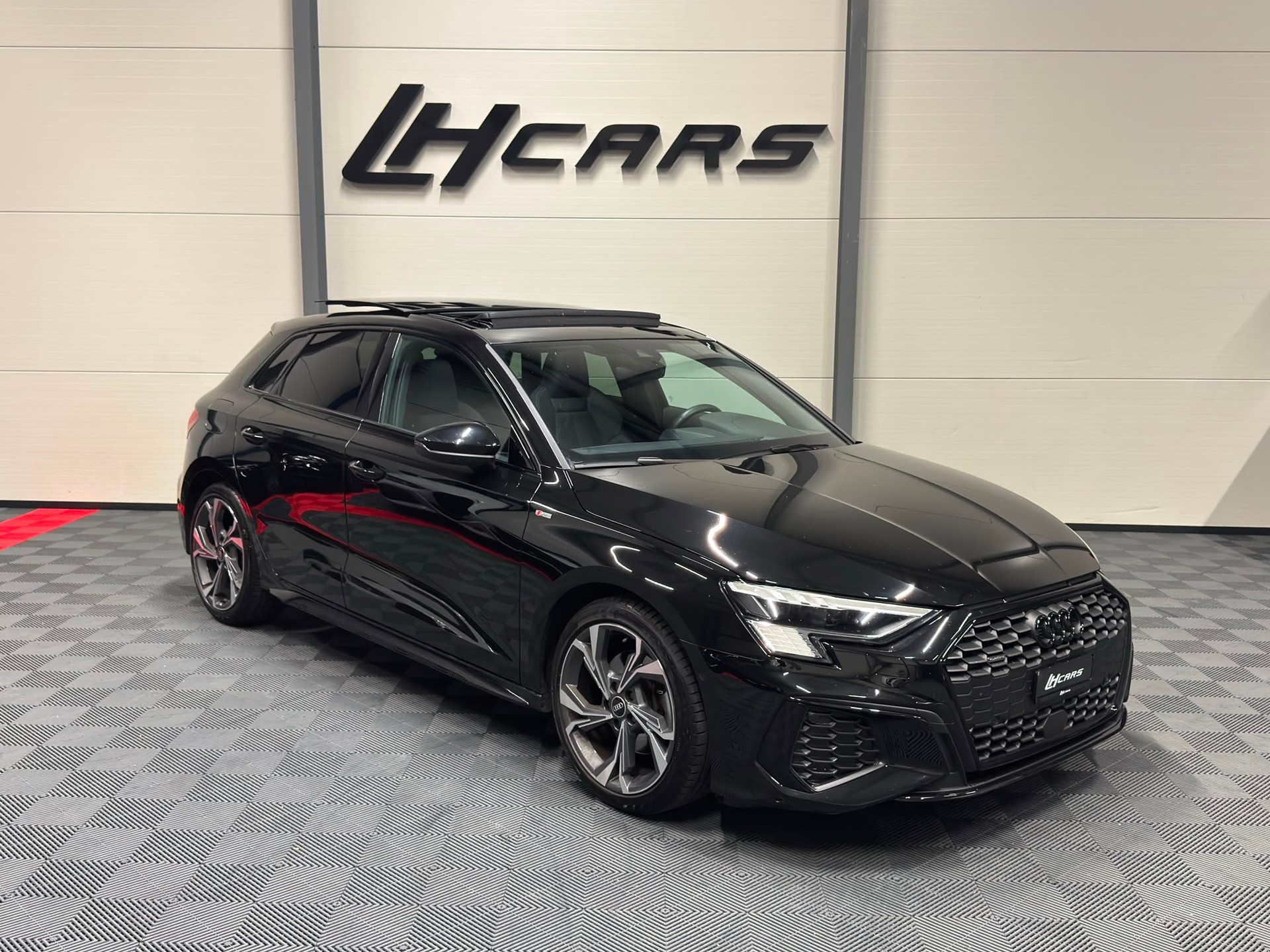 AUDI A3 Sportback 2.0 40 TFSI S Line quattro S-Tronic-image-5