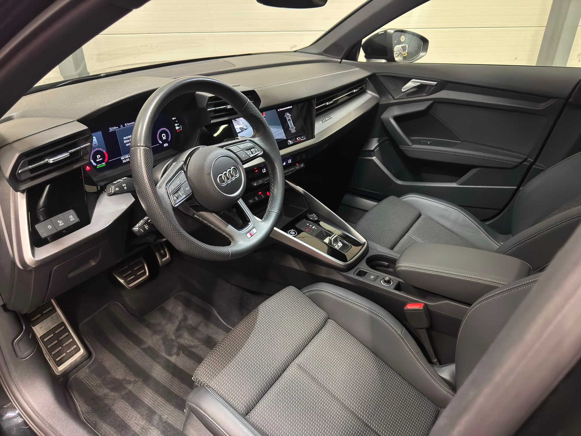 AUDI A3 Sportback 2.0 40 TFSI S Line quattro S-Tronic-image-9
