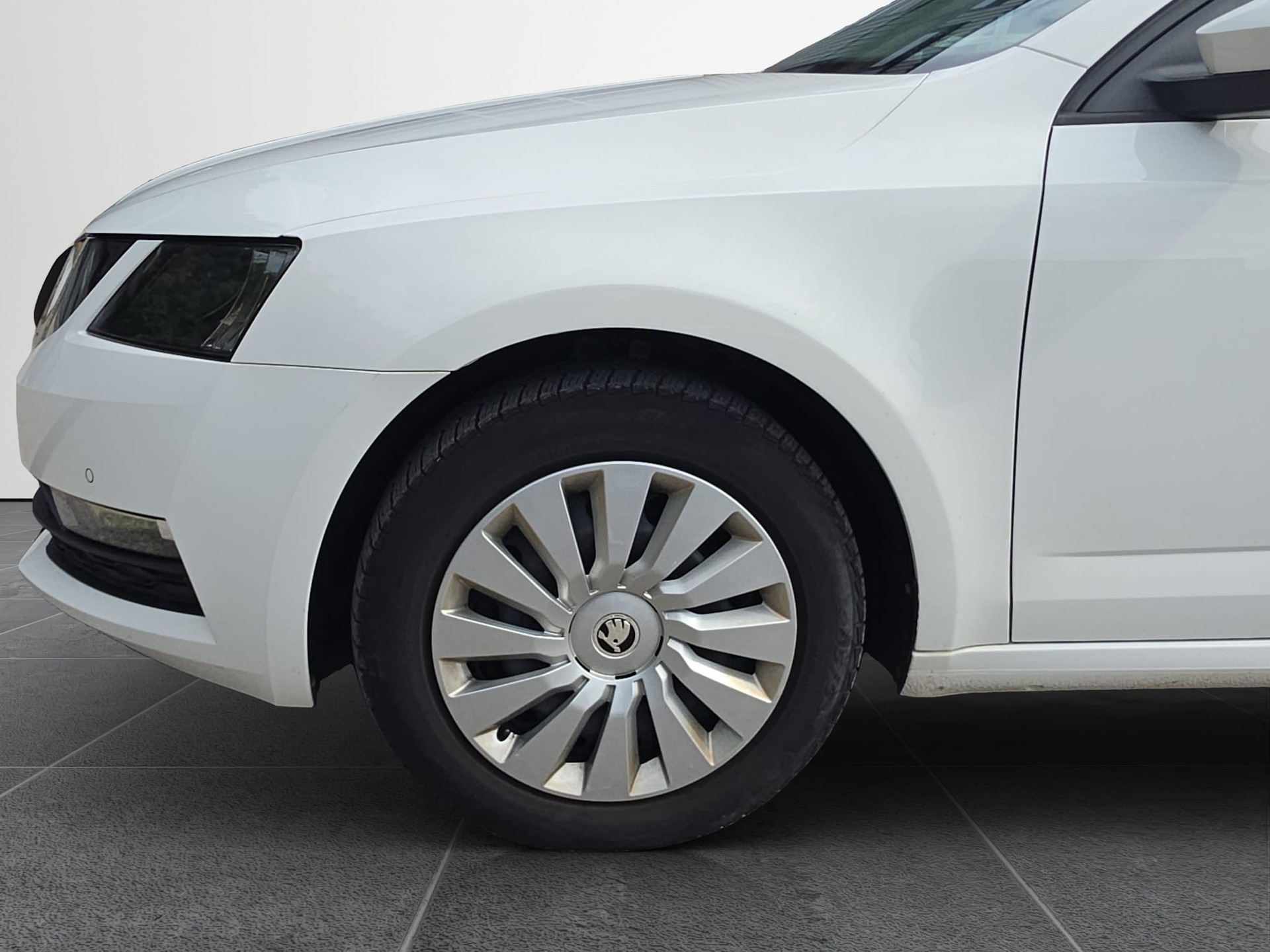 SKODA Octavia Combi 2.0 TDI Style 4x4 DSG-image-8