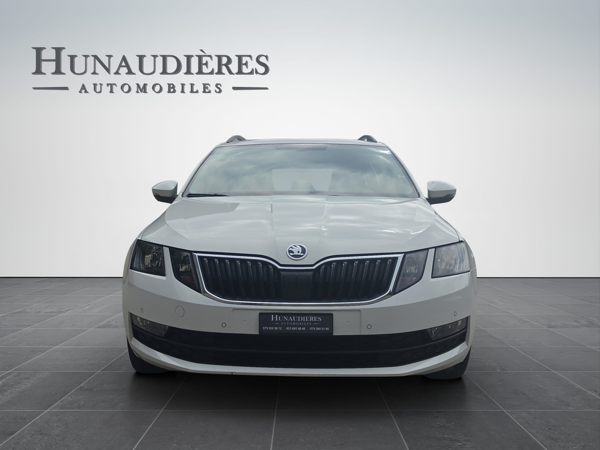 SKODA Octavia Combi 2.0 TDI Style 4x4 DSG-image-10