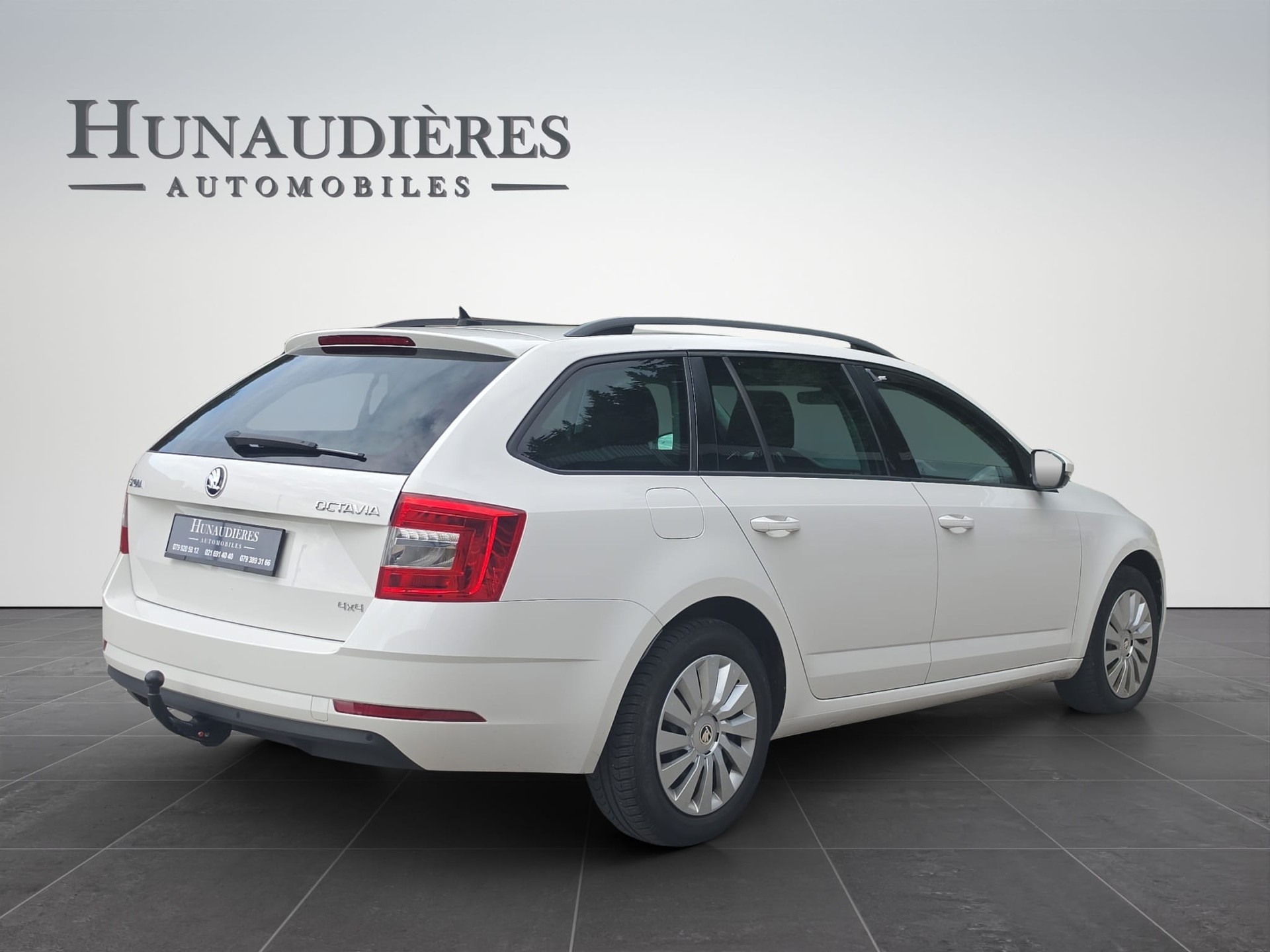SKODA Octavia Combi 2.0 TDI Style 4x4 DSG-image-1