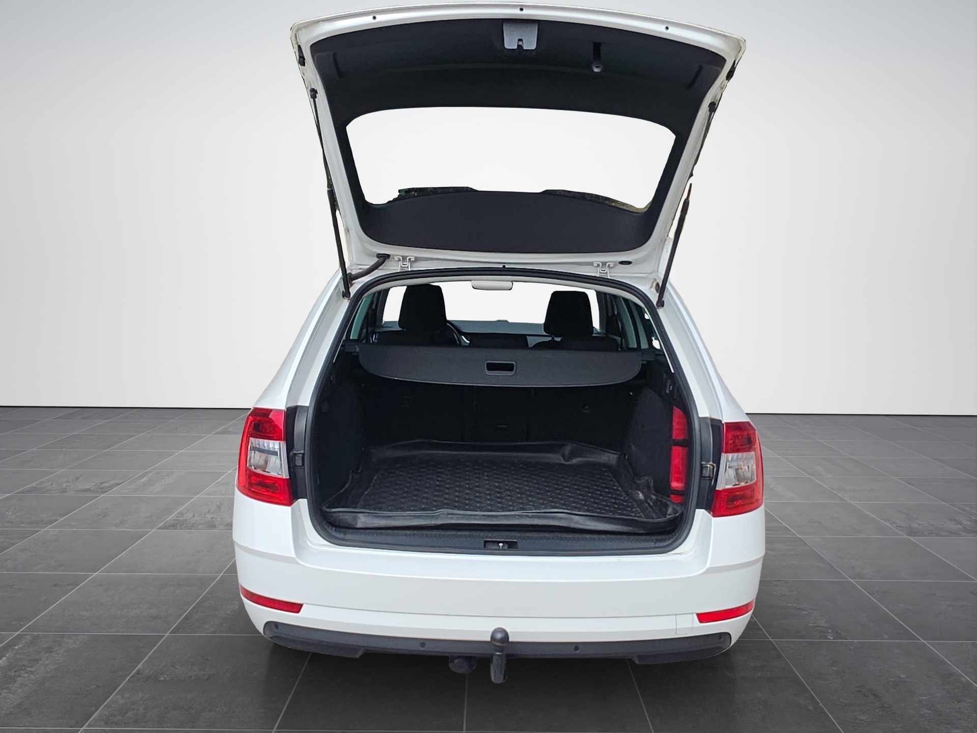 SKODA Octavia Combi 2.0 TDI Style 4x4 DSG-image-7
