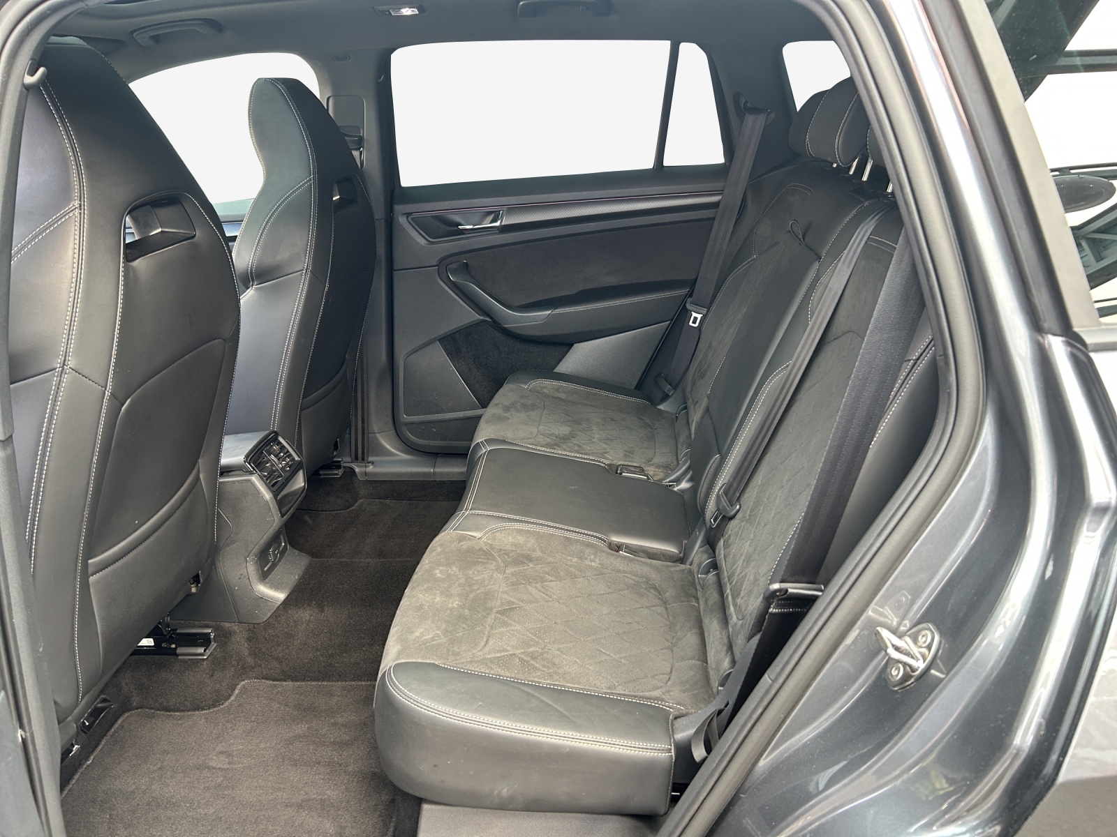 SKODA Kodiaq 2.0 TSI 4x4 SportLine-image-11