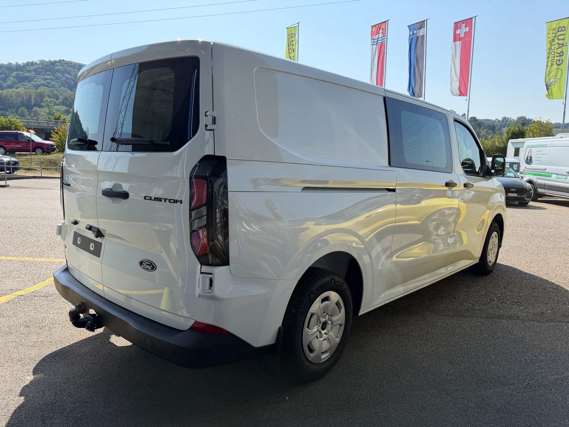 FORD Transit Custom Van PHEV 320 L2H1 Trend Automat-image-6
