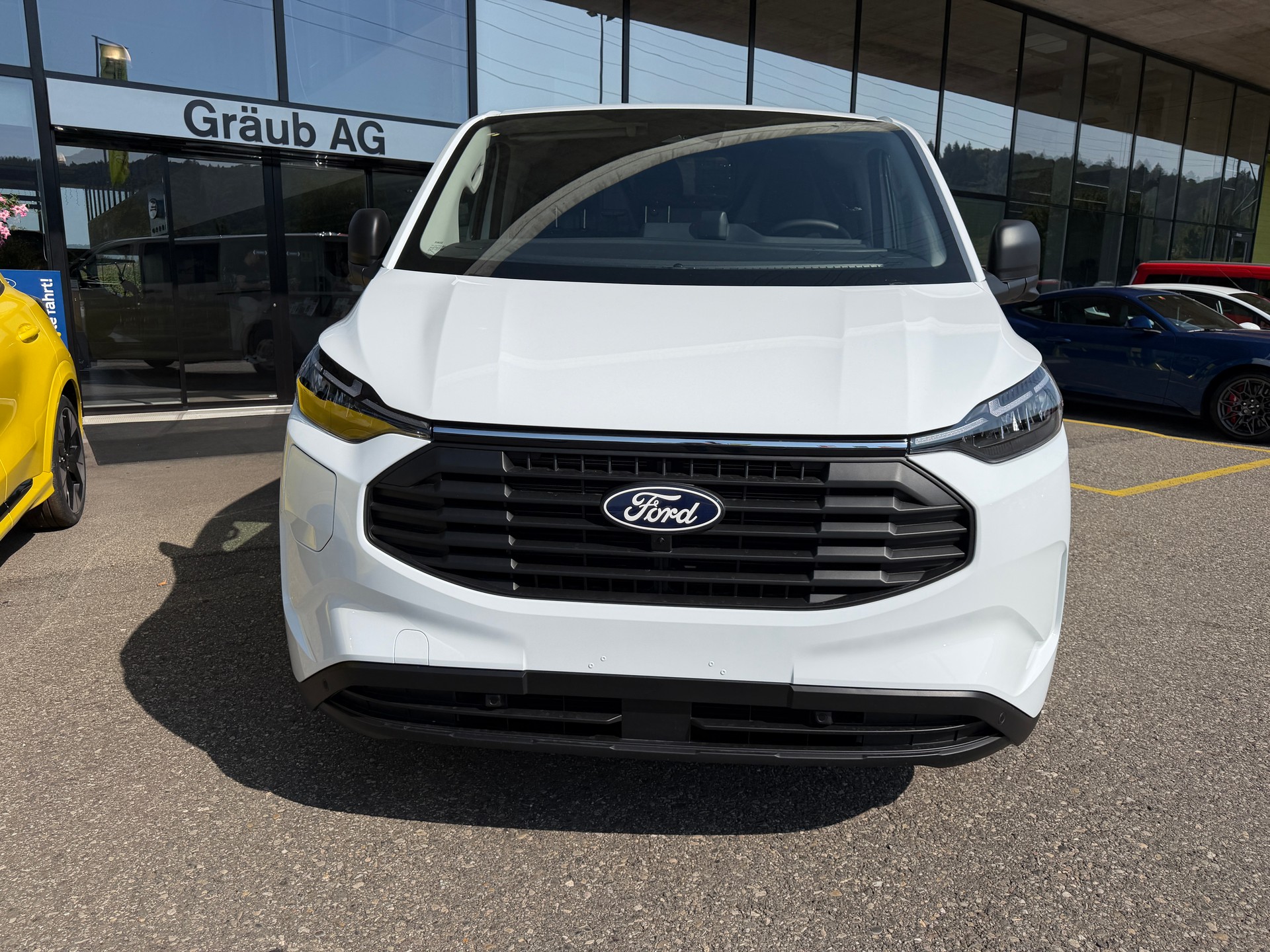 FORD Transit Custom Van PHEV 320 L2H1 Trend Automat-image-1