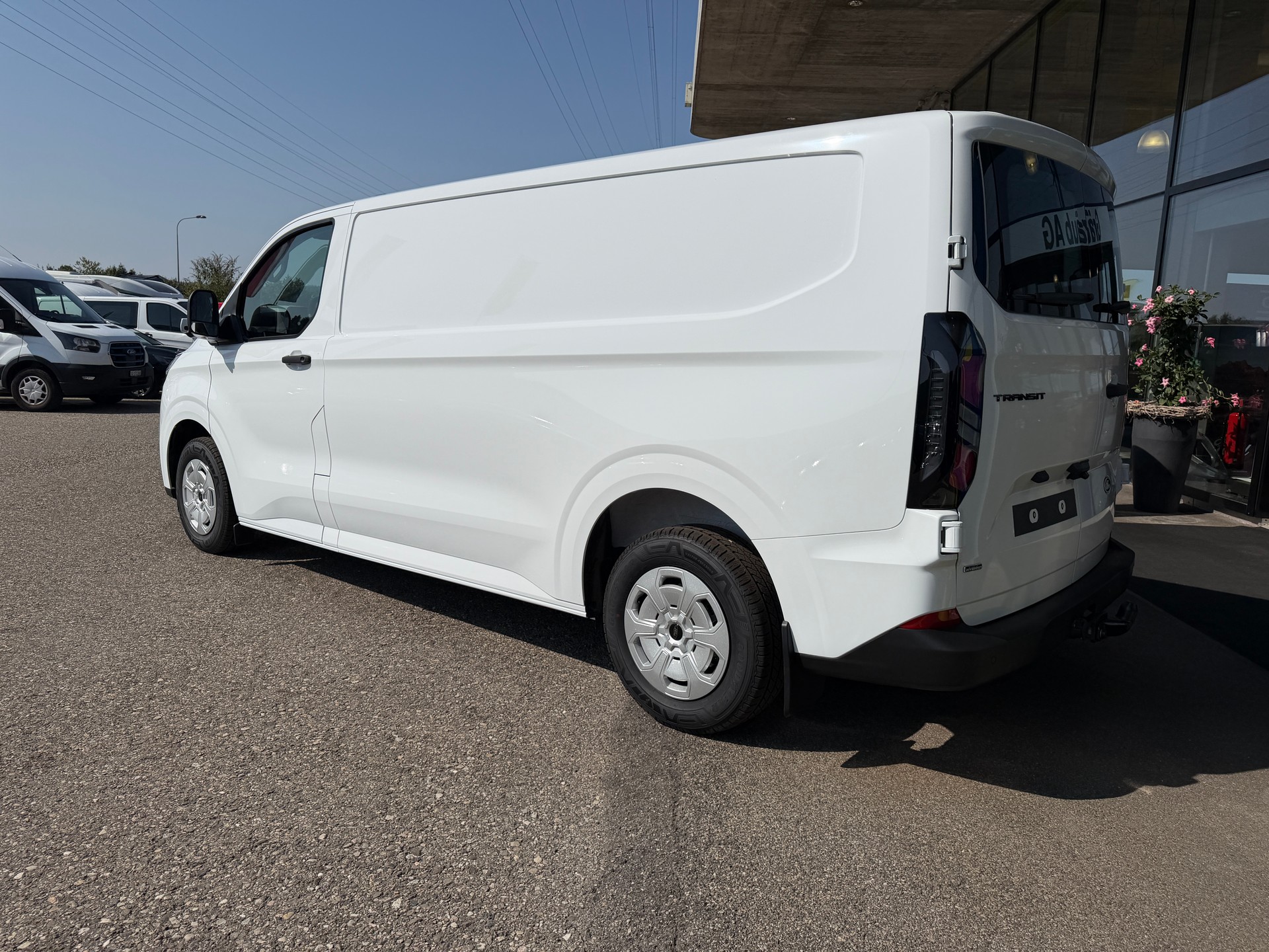 FORD Transit Custom Van PHEV 320 L2H1 Trend Automat-image-5