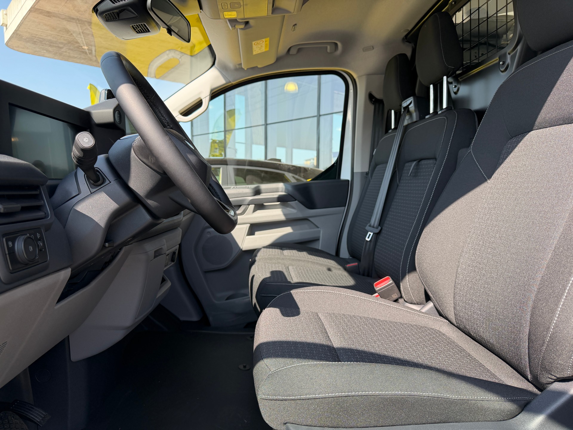 FORD Transit Custom Van PHEV 320 L2H1 Trend Automat-image-8