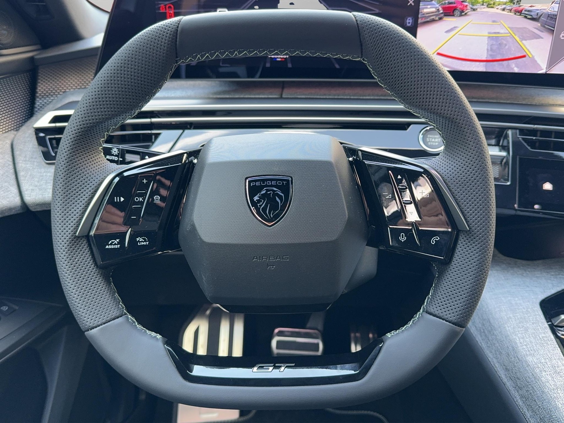 PEUGEOT 3008 e-GT-image-9