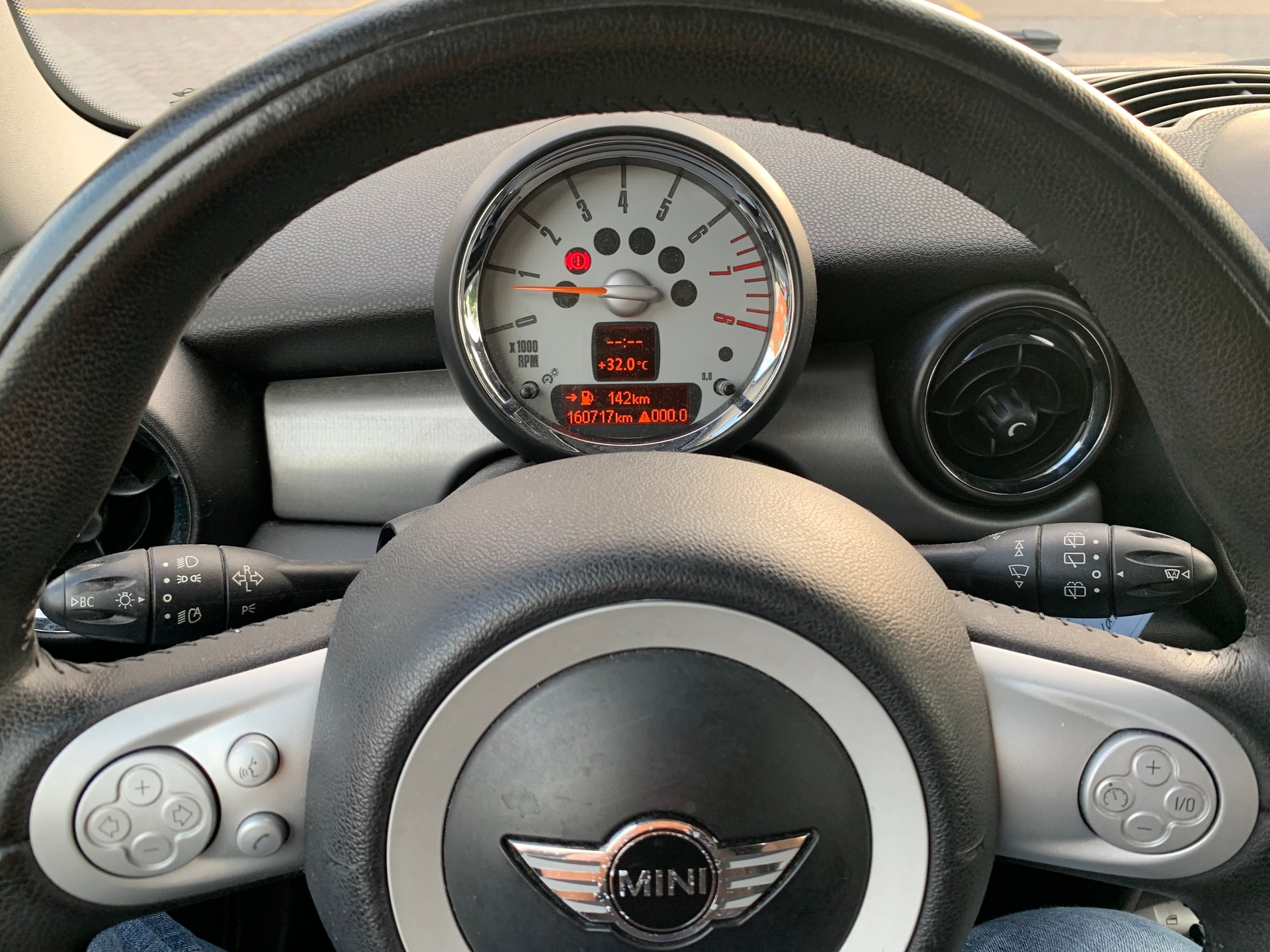 MINI Cooper-image-9