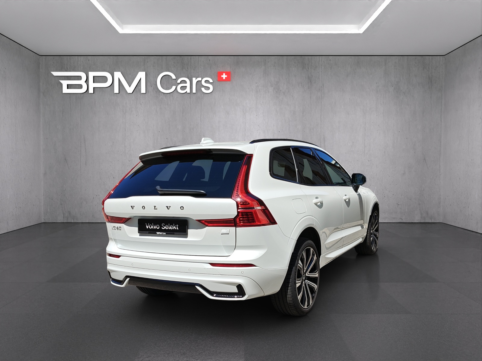 VOLVO XC60 2.0 T8 TE R-Design eAWD-image-4