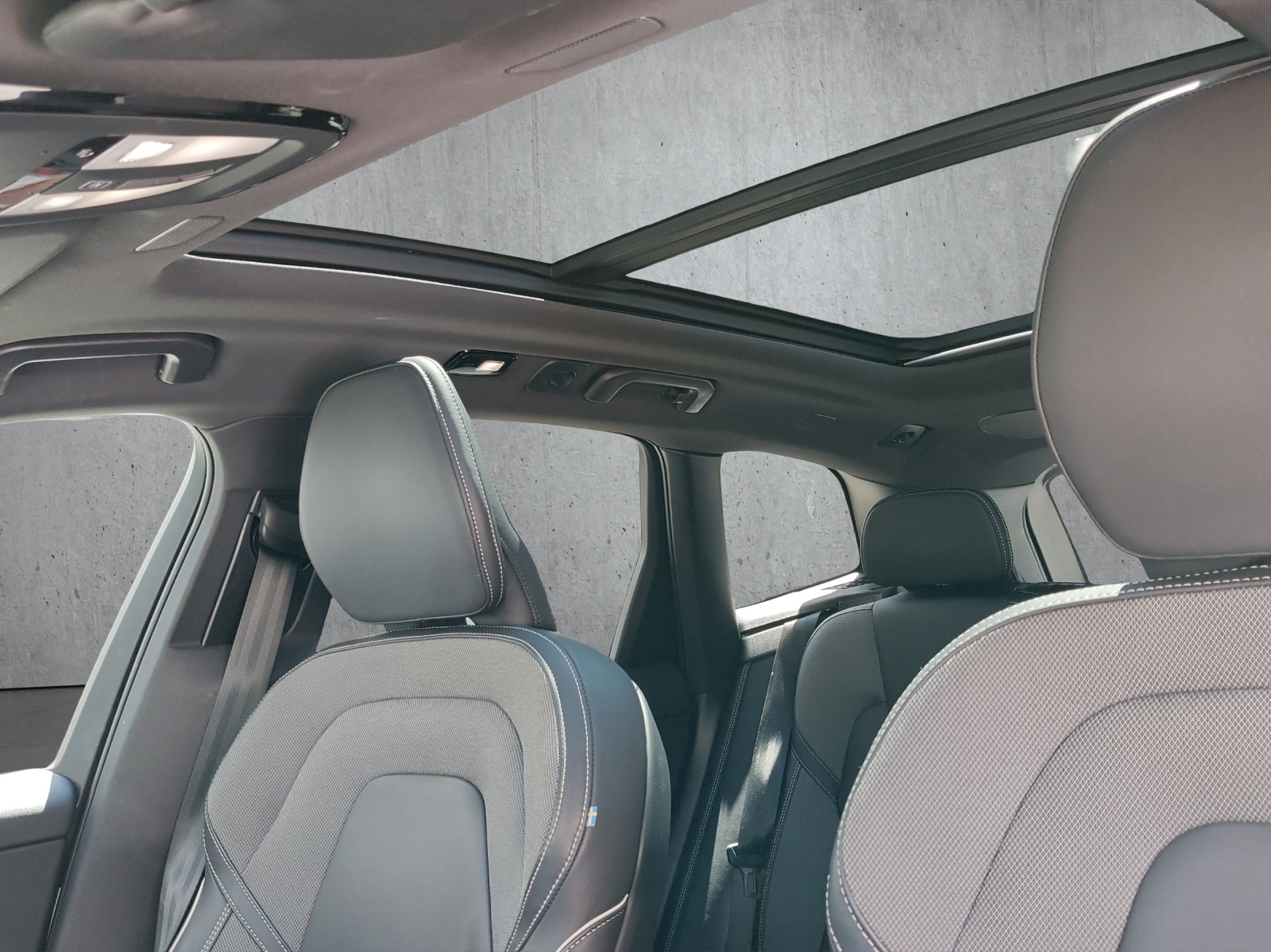 Image VOLVO XC60 XC60 2.0 T8 TE R-Design eAWD