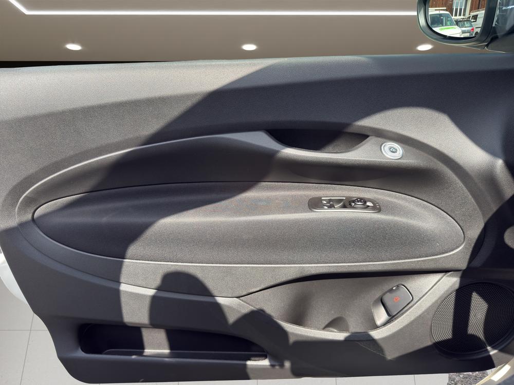 FIAT 500 Cabrio 1.0 Hybrid-image-14