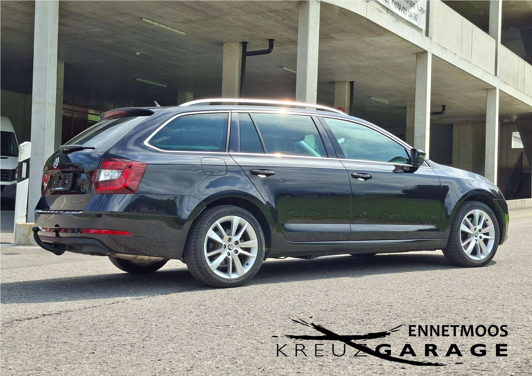 SKODA Octavia Combi 2.0 TSI Style 4x4 DSG *8-fach bereift+Anhängerkupplung*-image-4