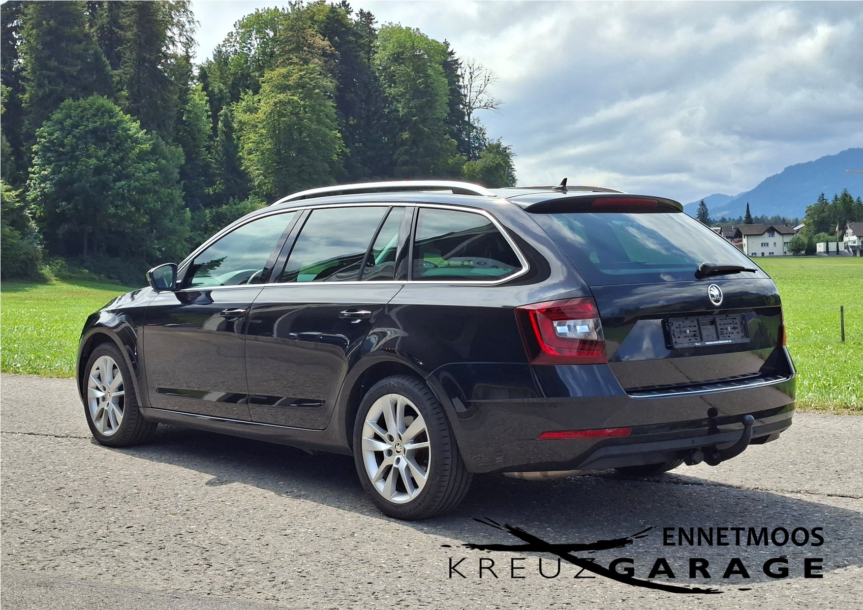 SKODA Octavia Combi 2.0 TSI Style 4x4 DSG *8-fach bereift+Anhängerkupplung*-image-2
