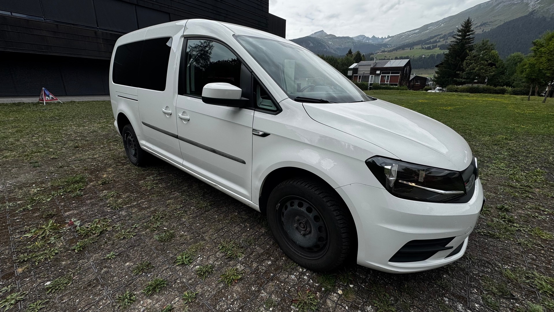VW Maxi 2.0 TDI Trendline 4m-image-2
