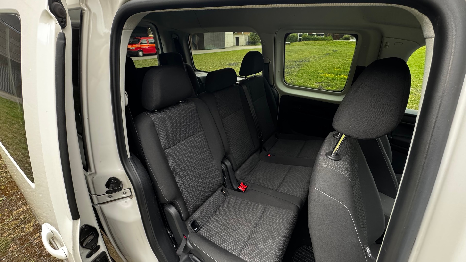 VW Maxi 2.0 TDI Trendline 4m-image-7