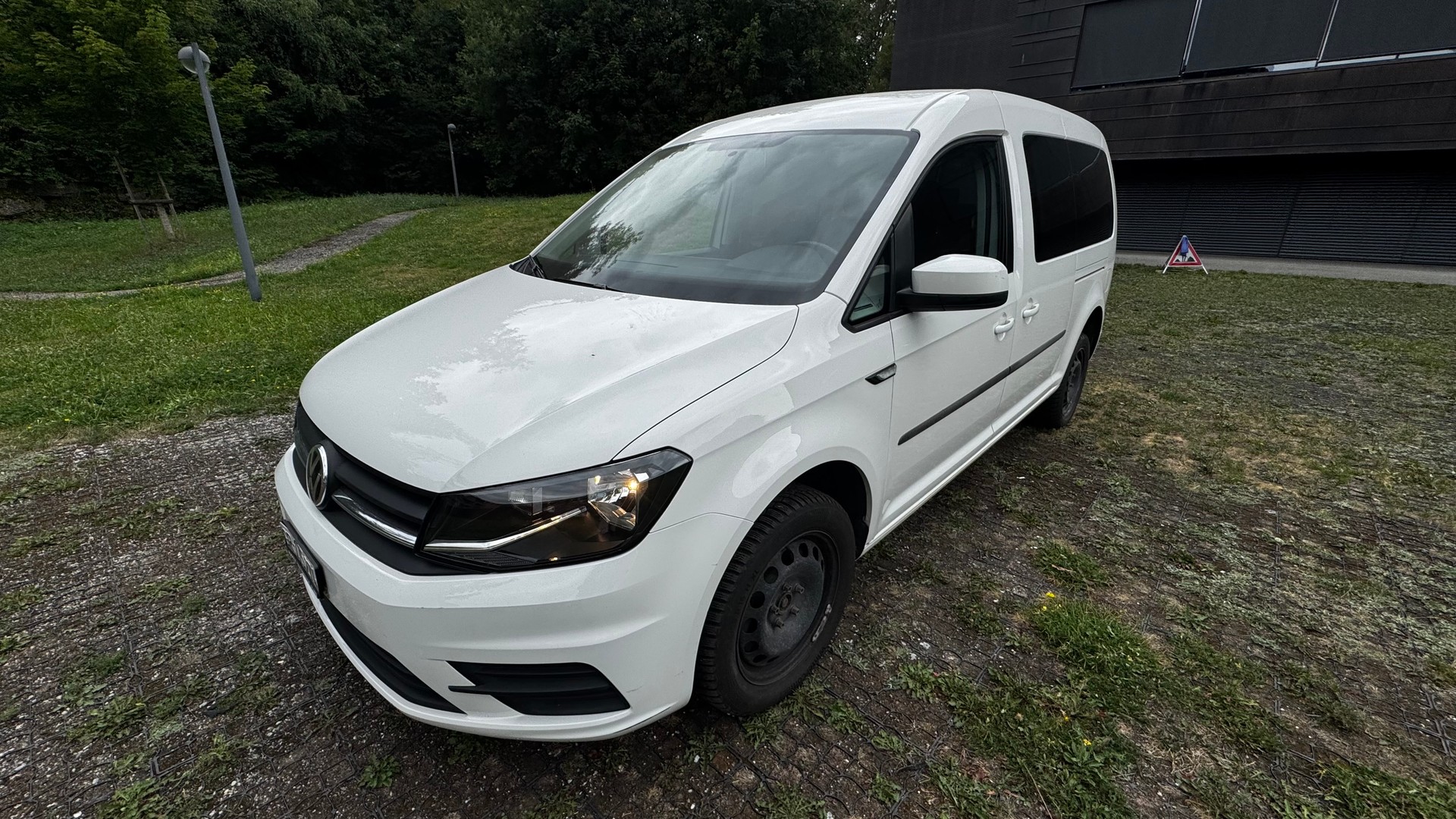 VW Maxi 2.0 TDI Trendline 4m-image-1