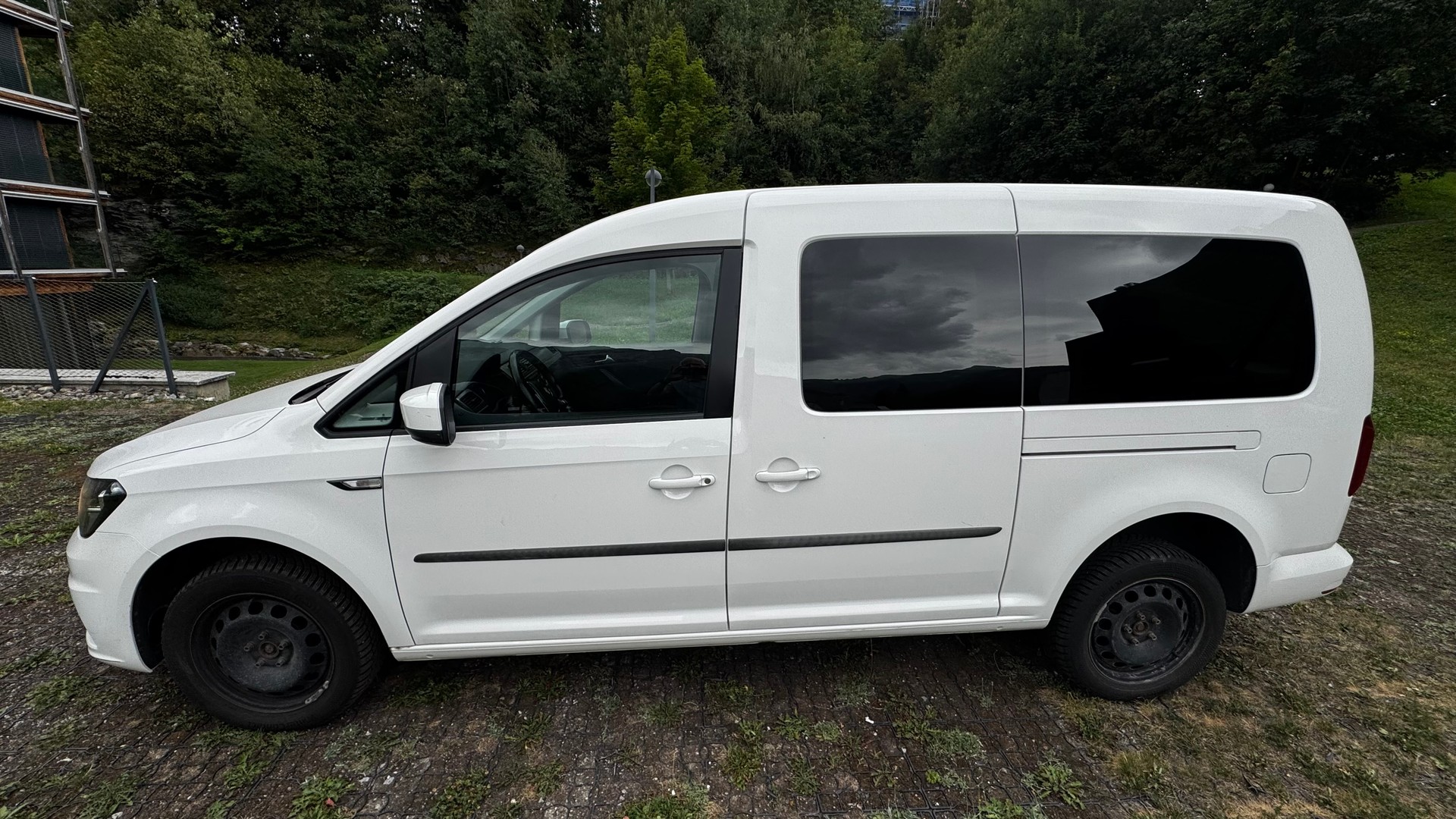 VW Maxi 2.0 TDI Trendline 4m-image-0
