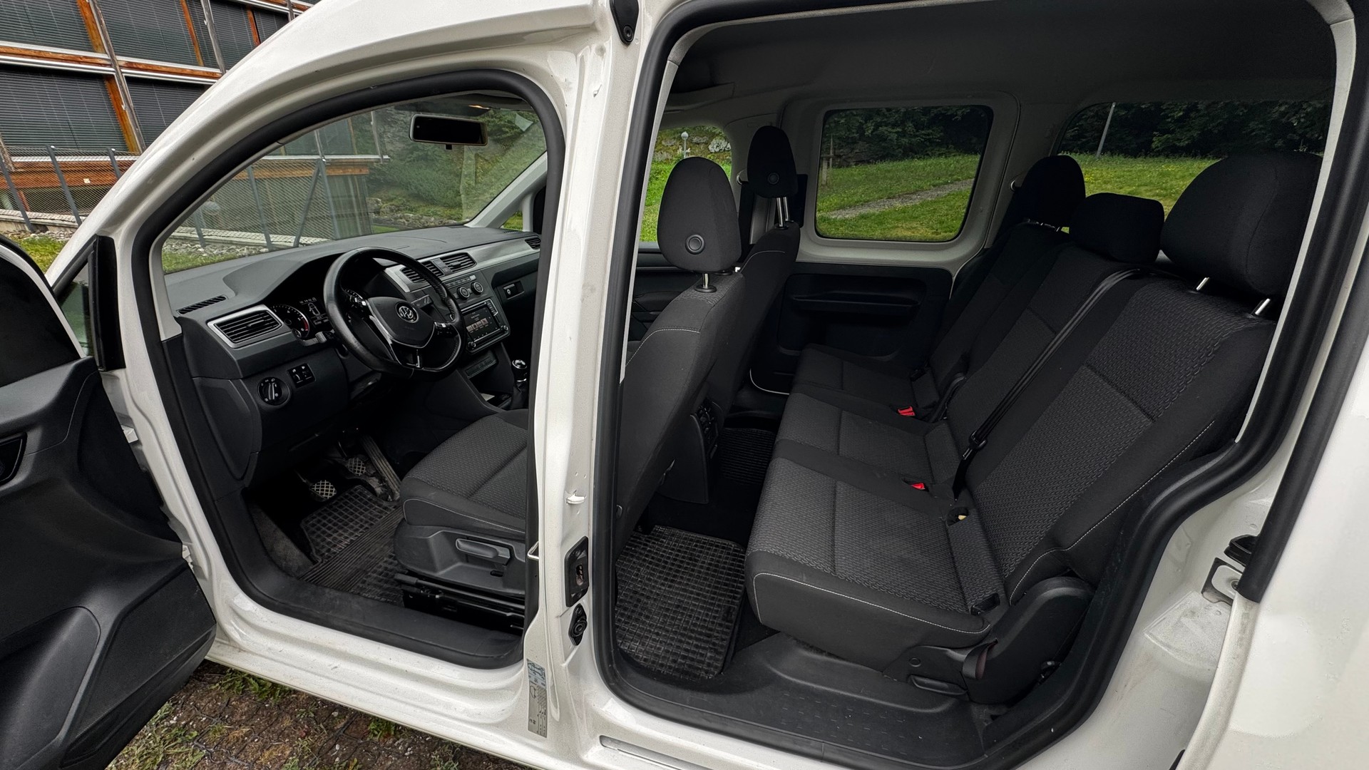 VW Maxi 2.0 TDI Trendline 4m-image-5