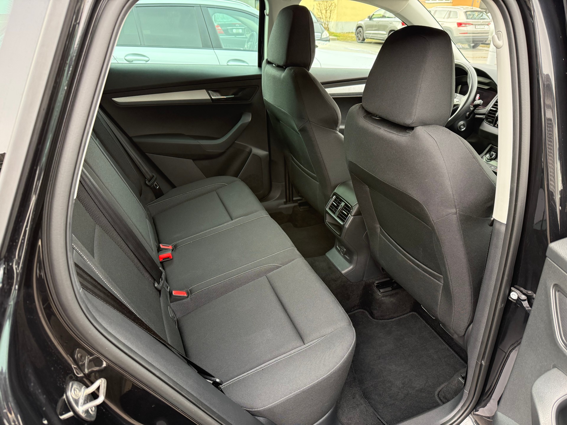 SKODA Karoq 2.0 TDI Ambition 4x4 DSG-image-12