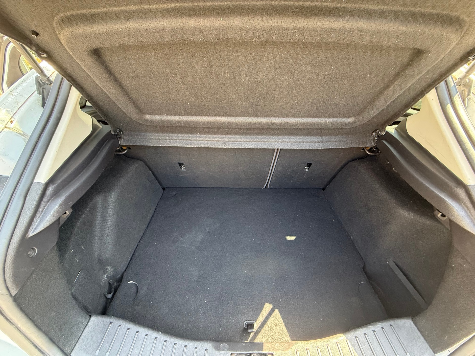 FORD Focus 1.6 TDCi Titanium-image-10
