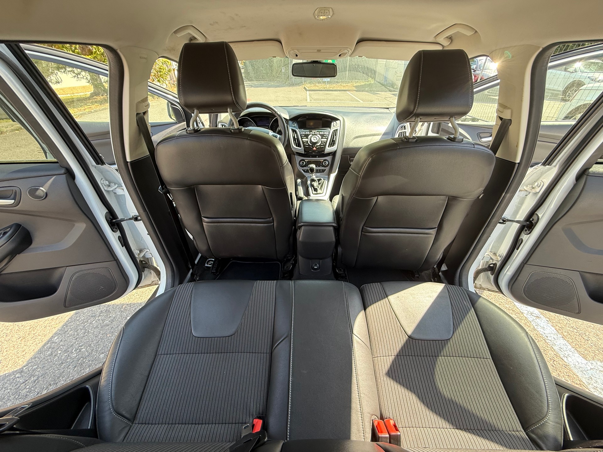 FORD Focus 1.6 TDCi Titanium-image-21