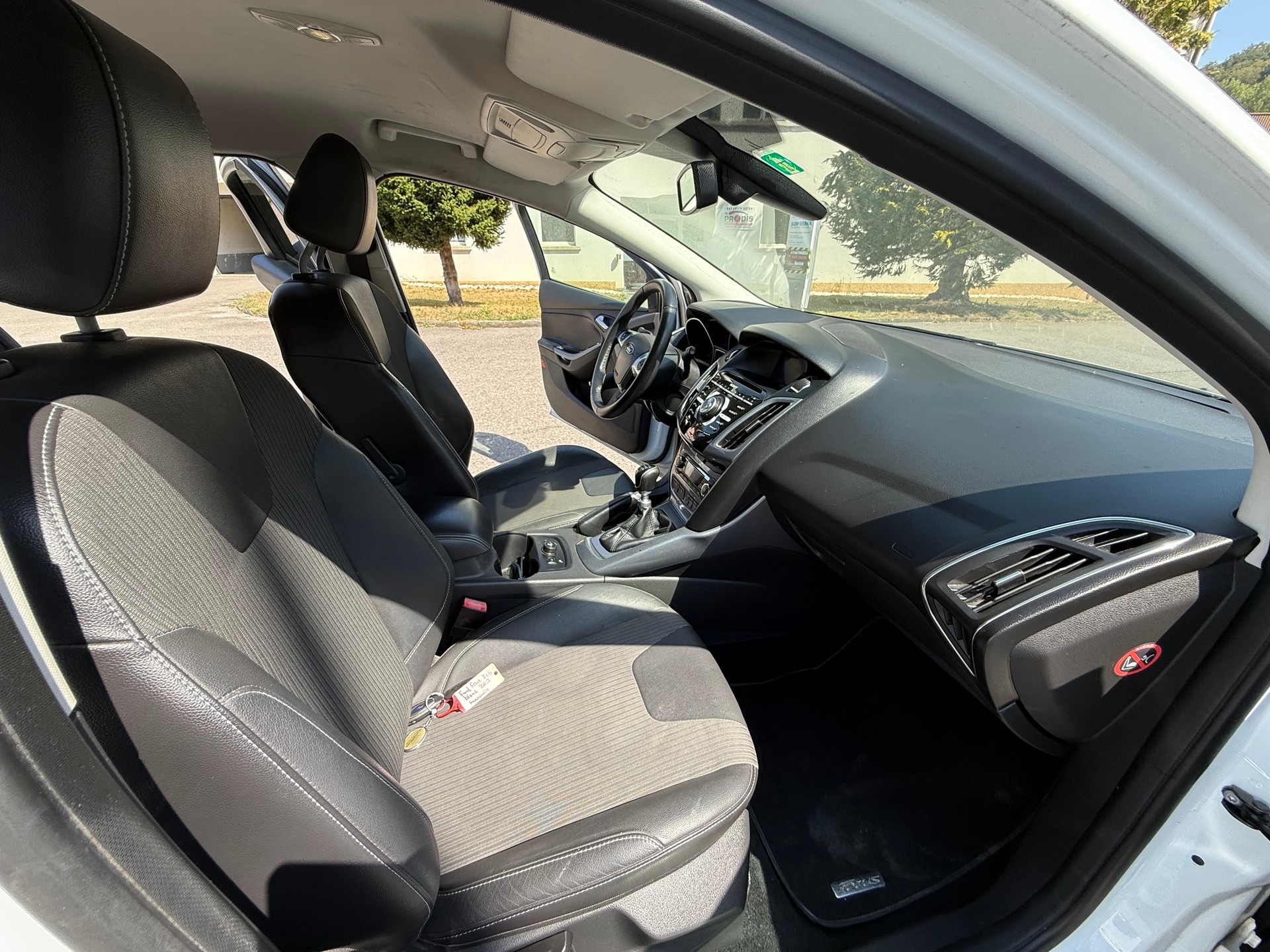 FORD Focus 1.6 TDCi Titanium-image-12