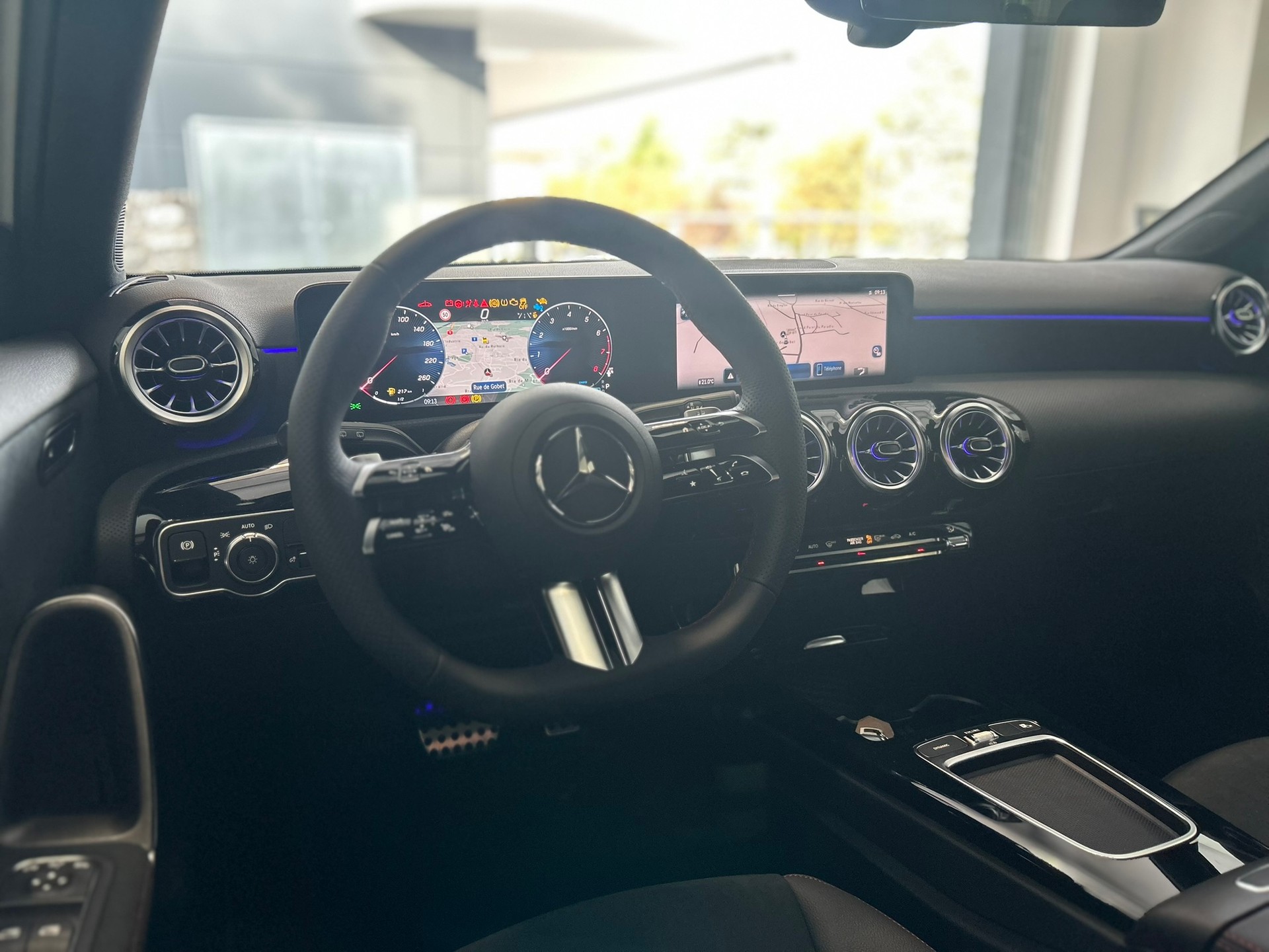MERCEDES-BENZ A 200 Night Star AMG Line 7G-DCT-image-7