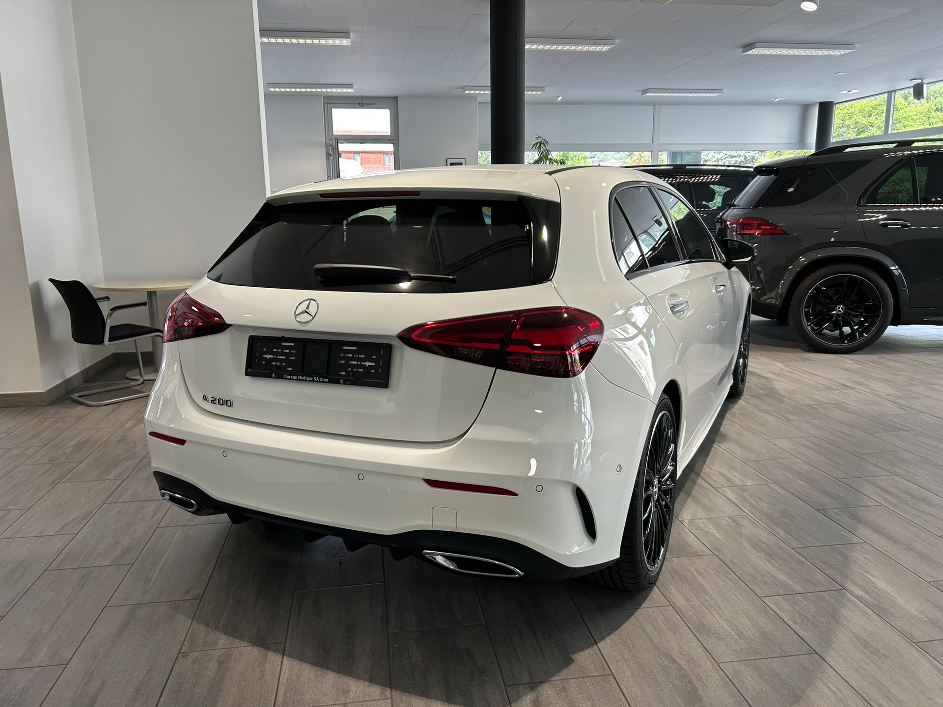 MERCEDES-BENZ A 200 Night Star AMG Line 7G-DCT-image-3