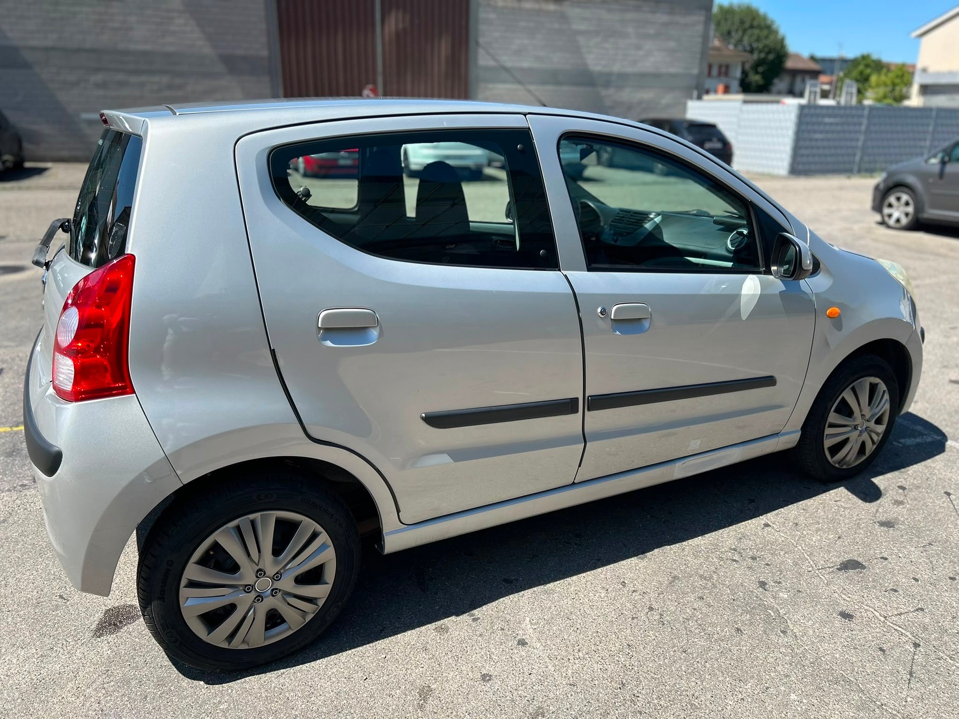NISSAN Pixo 1.0 acenta-image-4