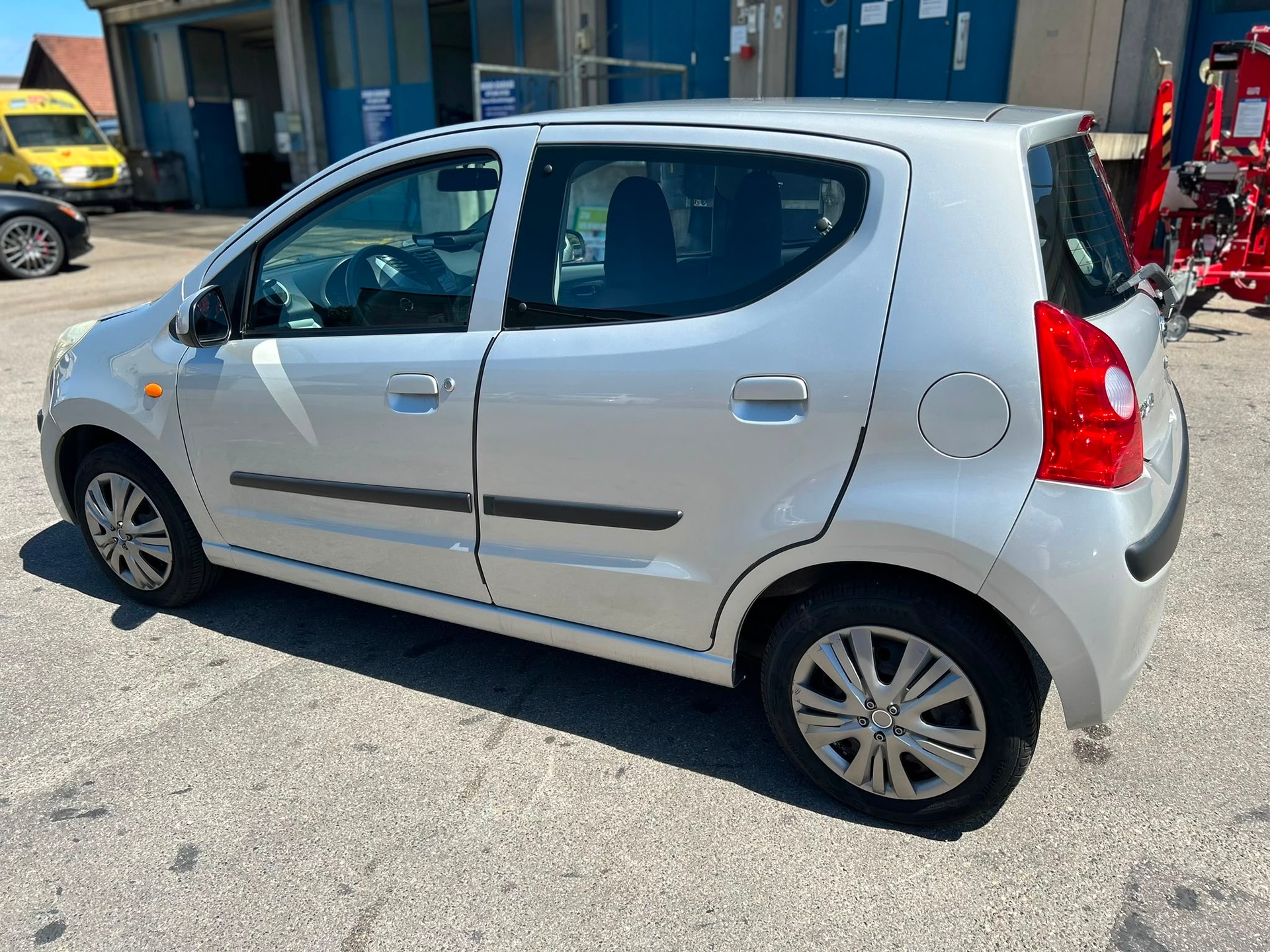 NISSAN Pixo 1.0 acenta-image-3