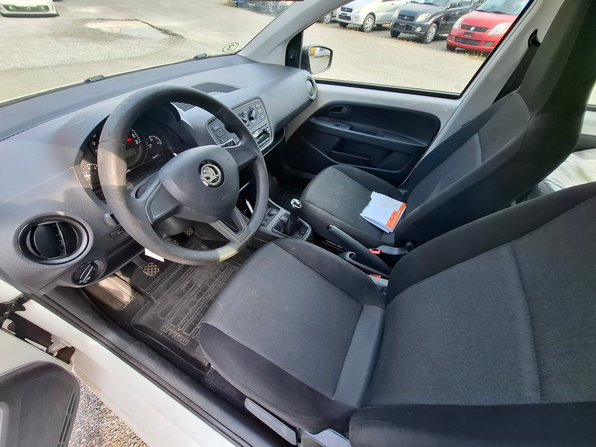SKODA Citigo 1.0 G-tec Style-image-9