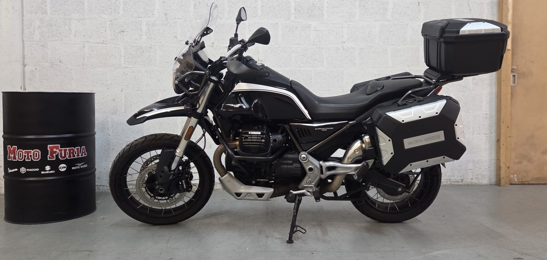 MOTO GUZZI V85 TT Guardia d'Onore-image-4