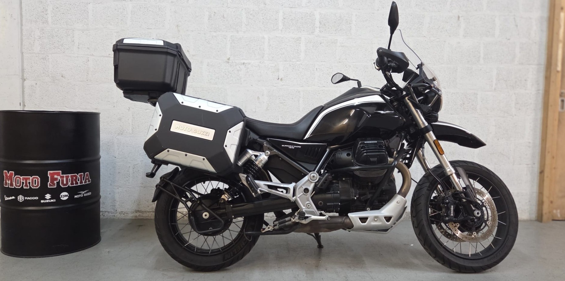 MOTO GUZZI V85 TT Guardia d'Onore