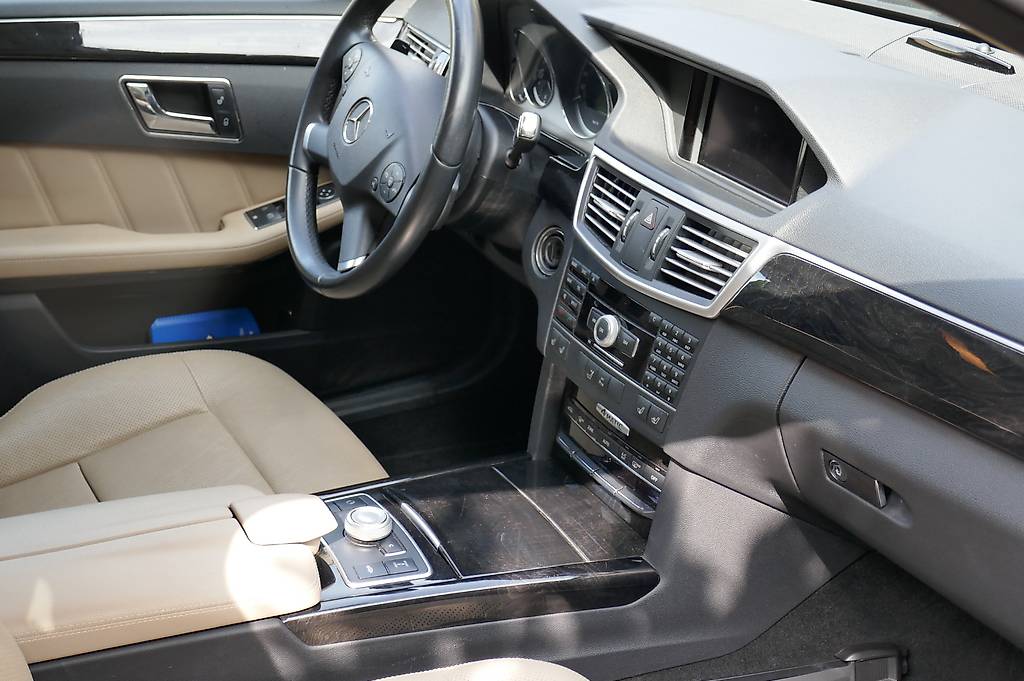 MERCEDES-BENZ E 350-image-4