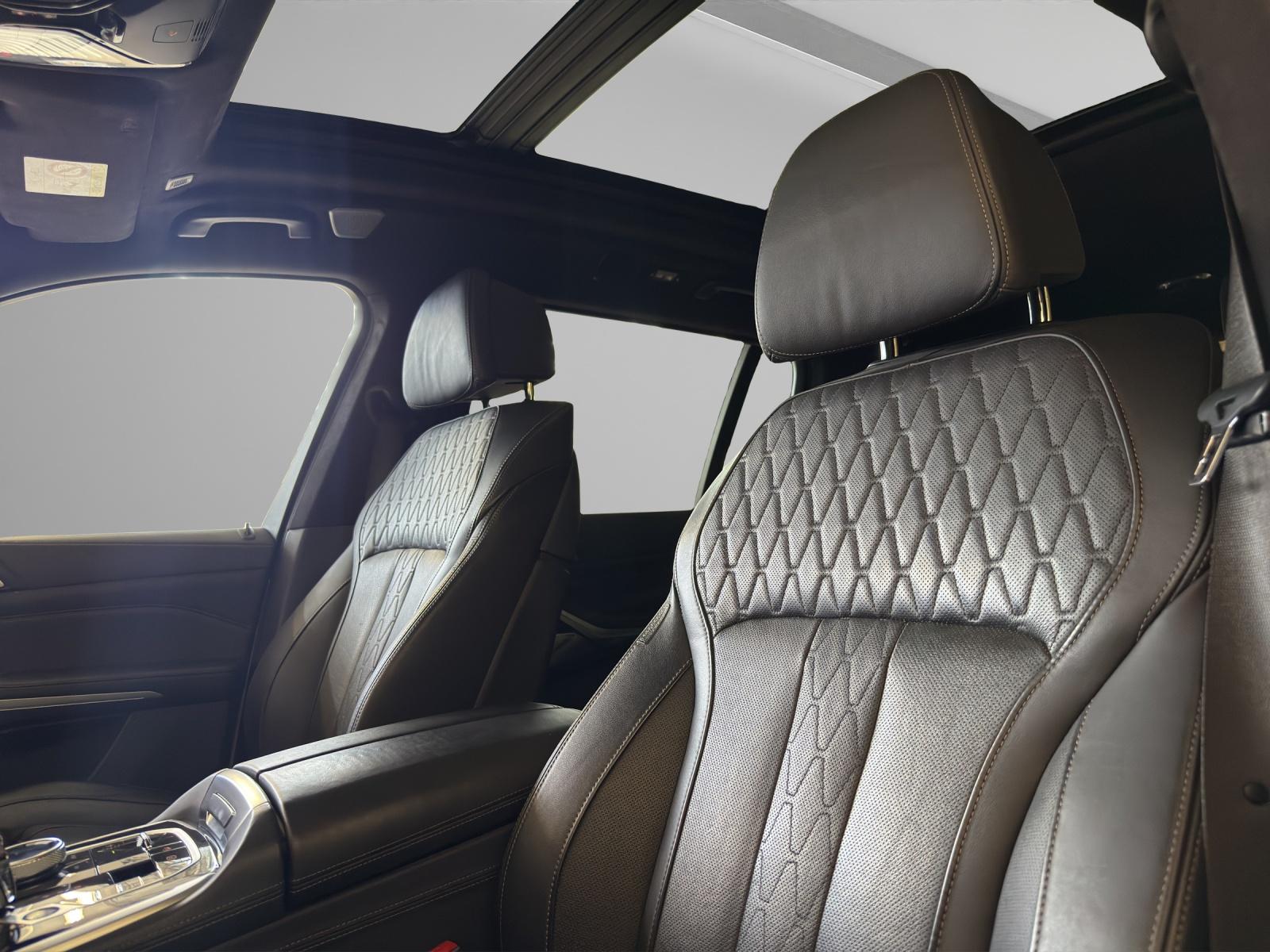 BMW X7 M50i-image-22