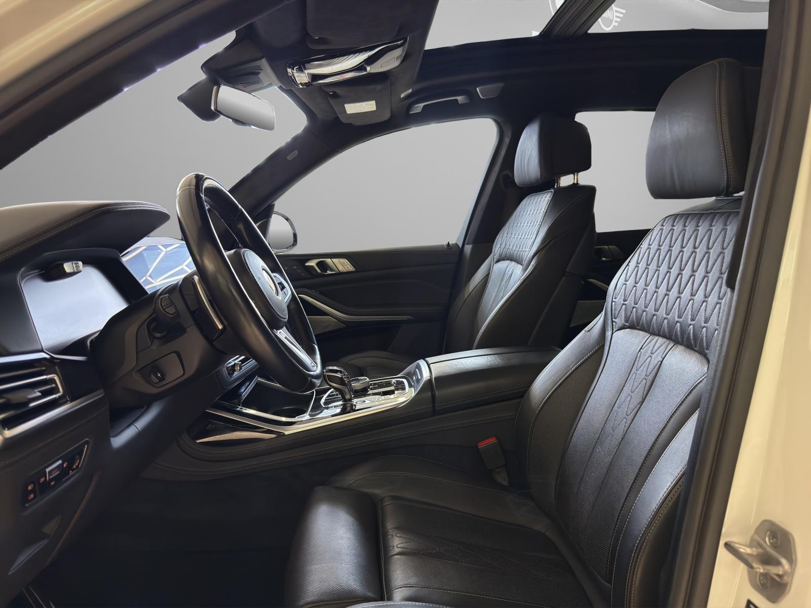 BMW X7 M50i-image-10