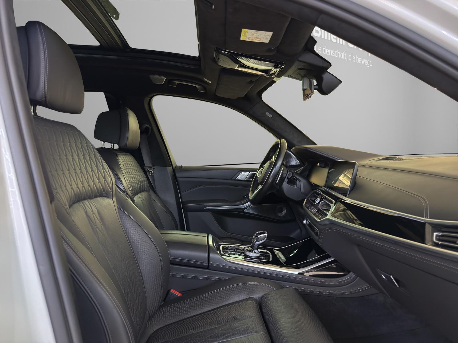 BMW X7 M50i-image-17