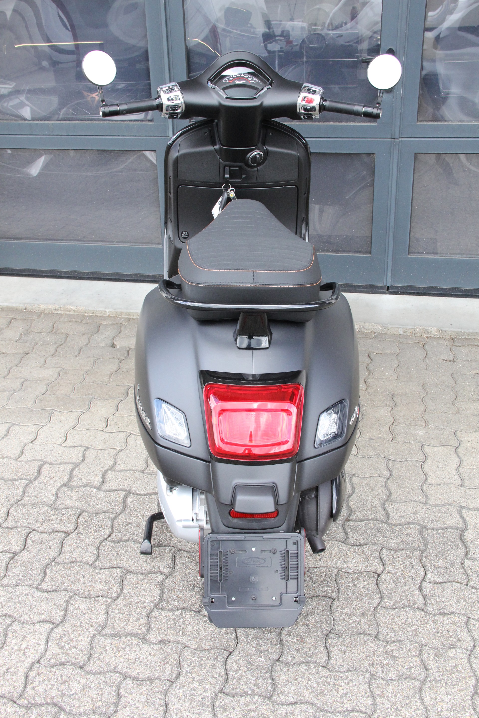 PIAGGIO Vespa GTS 300 Super Sport ABS-image-11