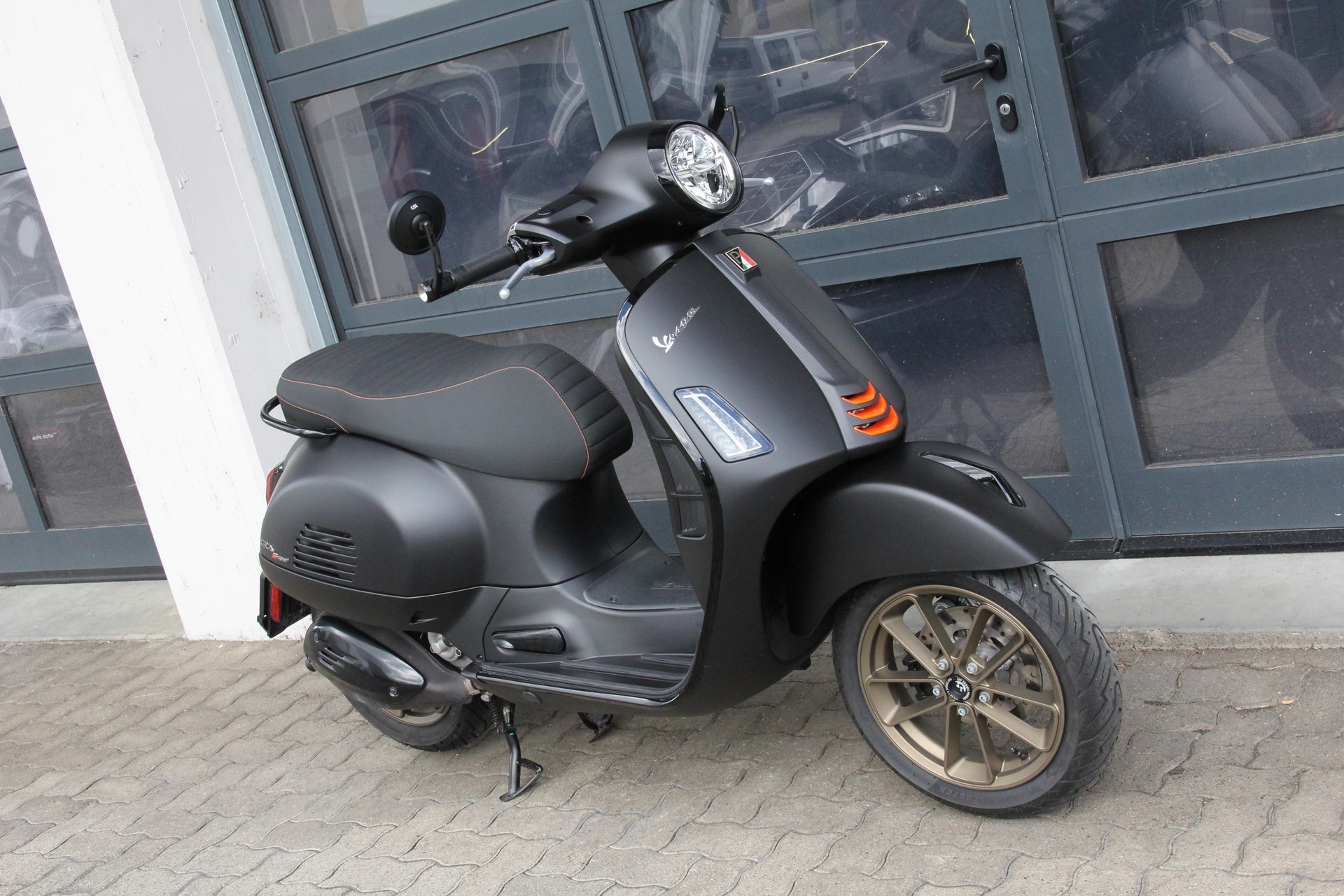 PIAGGIO Vespa GTS 300 Super Sport ABS-image-8